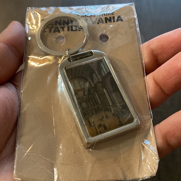 PENNSYLVANIA station keychain - Picture 3 of 3